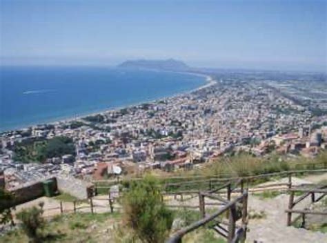 Terracina E Sabaudia In Camper Idee Di Viaggio In Italia Terracina