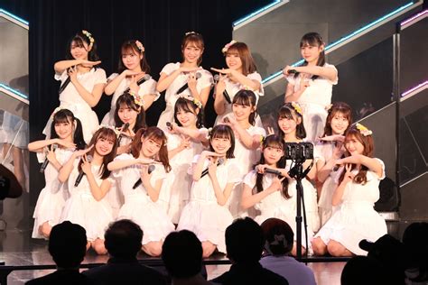 西スポhkt48取材班 On Twitter 記念撮影より（f）hkt48 チームt2 手をつなぎながら公演千秋楽