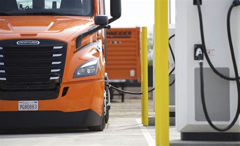 Big Rig Electric Charging Rolls Out In South El Monte Energized By Edison