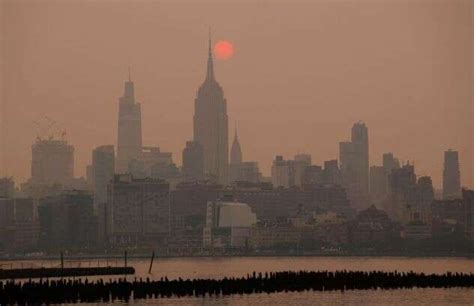 El Humo De Los Incendios De Canadá Oscurece Nueva York Y Pone En Alerta