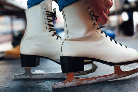 10 Best Ice Skating Rinks in New Hampshire!