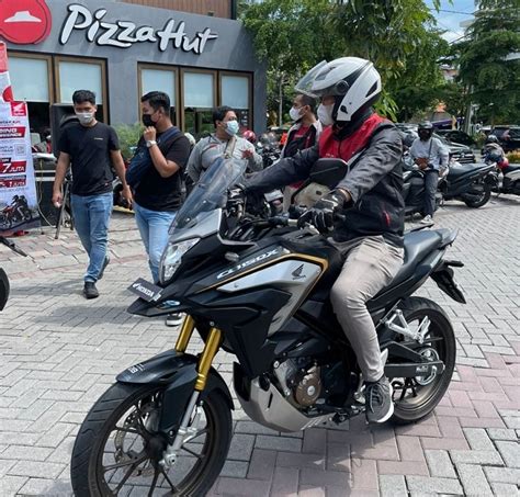 Peserta Rasakan Sensasi Test Ride Honda Cb X Di Surabaya Motogokil