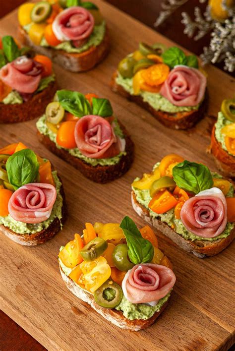 This Tomato Crostini With Pesto And Ricotta Looks Almost Too Pretty To