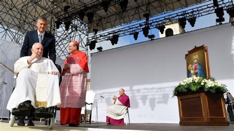 Il Papa A L Aquila Siete Gente Resiliente Serve Impegno Lungimirante