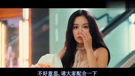 丑女大翻身：变美后上街，果断买了心仪已久的裙子，自信十足。腾讯视频