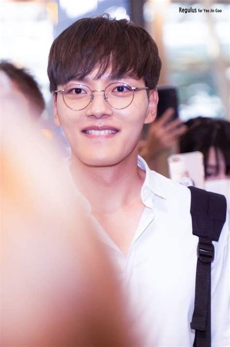 Yeo Jin Goo Leaves For Vacation Looking Like A Handsome University