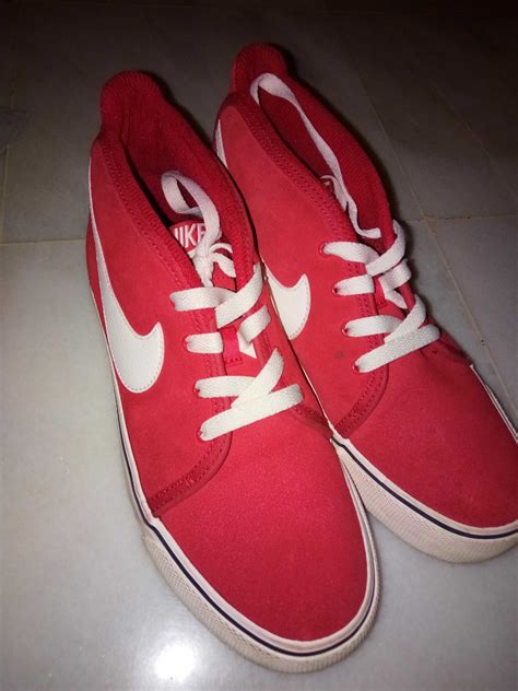 Red Nike sneakers, Men's Fashion, Footwear, Sneakers on Carousell