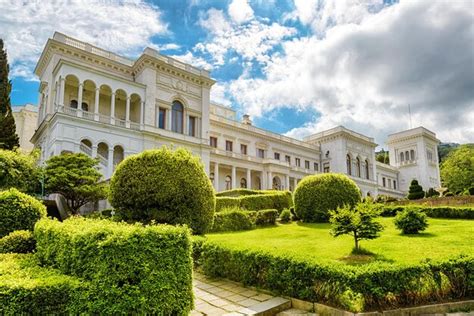 Premium Photo Livadia Palace With A Beautiful Landscaped Garden In