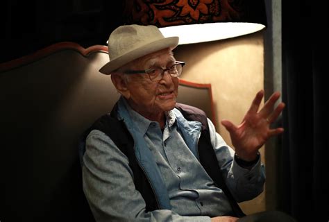 Norman Lear American Legendary Tv Producer Dies At 101 Rbc Ukraine