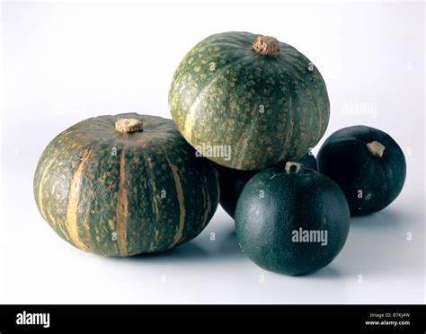 Pile Of Kabocha Hi Res Stock Photography And Images Alamy