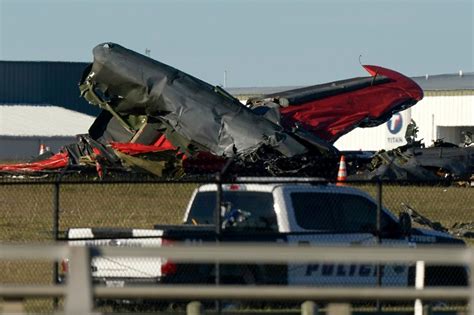 6 Dead After Planes Crash In Mid Air At Dallas Executive Airport The