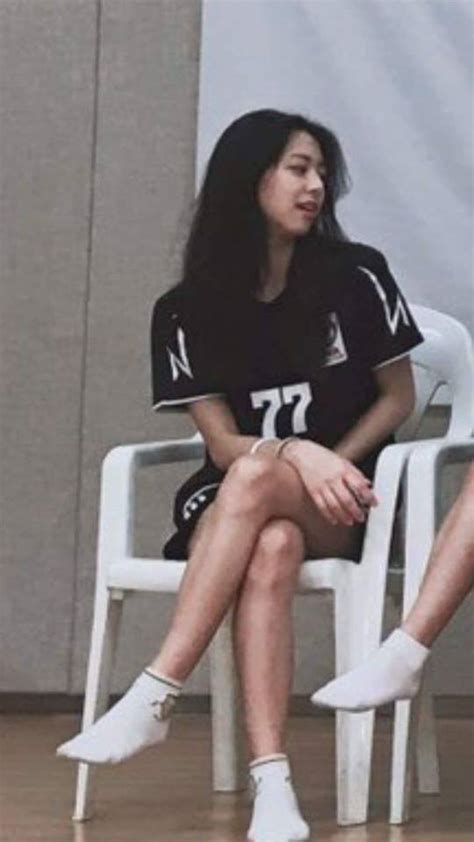 Itzy Yuna S Pre Debut Photos As Floorball Player Goes Viral Koreaboo