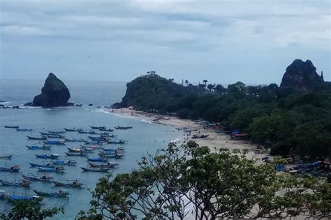 Libur Lebaran Tiket Masuk Pantai Watu Ulo Papuma Jember