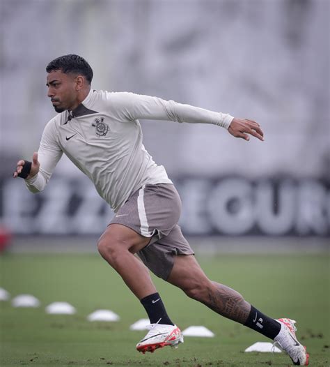 Escalação Corinthians finaliza preparação para enfrentar o Santo André