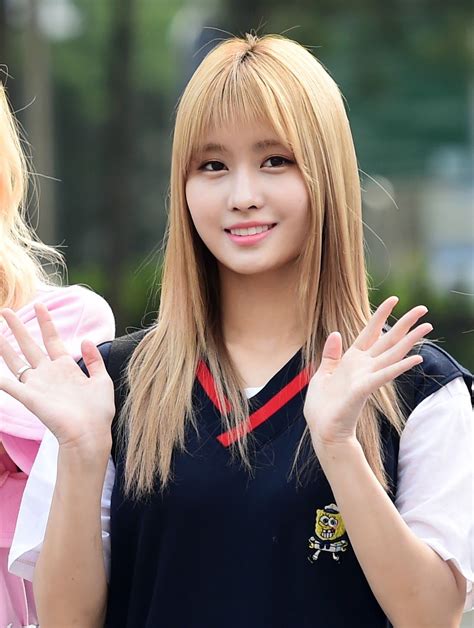 Pin By Dani On Twice Cheer Up Momo Hirai Momo Girl Group