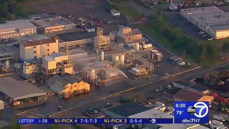 Contained Chemical Leak In Edison Nj Hazmat Situation Eyewitness