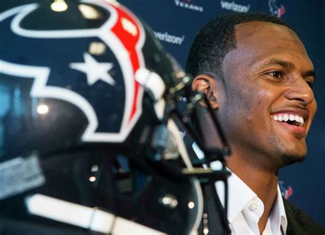 Newest Texans quarterback Deshaun Watson arrives in Houston