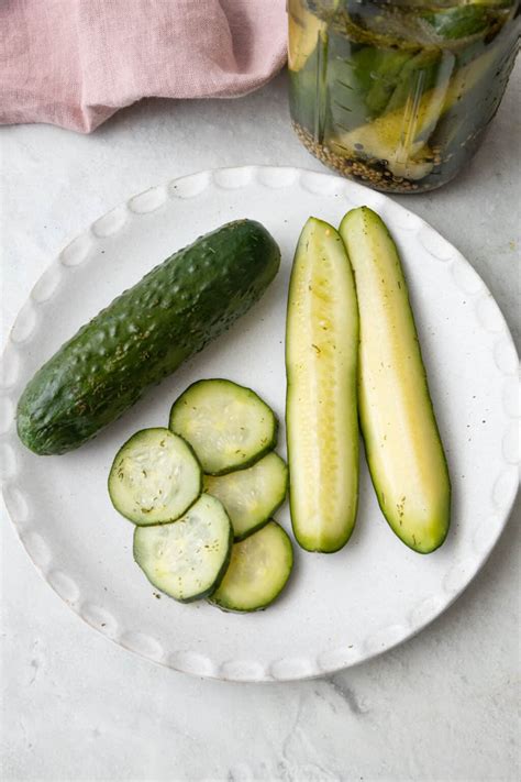 How to Make Pickles {Slices, Spears & Whole} - Feel Good Foodie