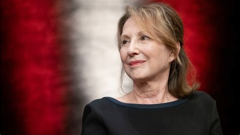 voici Nathalie Baye confinée son hommage à Sylvie Vartan réjouit les