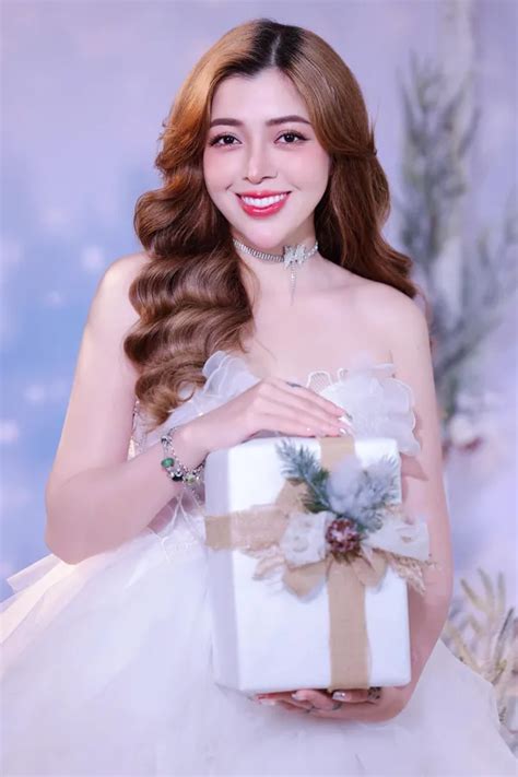 Ngắm nhìn 101 hình ảnh Linh Barbie cute mặc bikini cực xinh