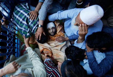 Indian Forces Kill 10 During Kashmir Protests Over Separatists Death The New York Times