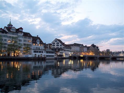 Best Areas to Stay in Zurich - Altstadt or Enge? - Check in Price