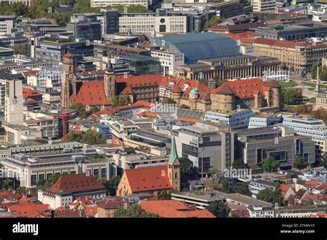 Innenstadt Mit Rathaus Stiftskirche Altes Schloss Wilhelmsbau