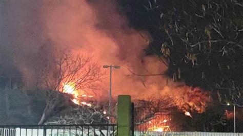 Reportan Incendio En Inmediaciones De Unidad Deportiva Las Brisas