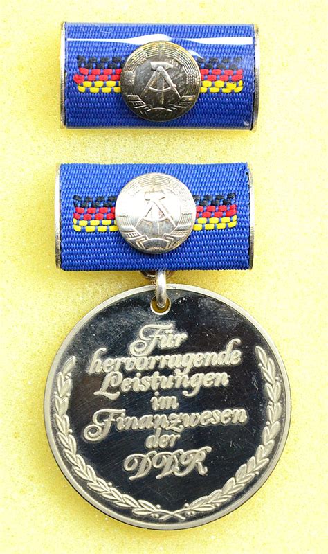 Medaille F R Hervorragende Leistungen Im Finanzwesen Der Ddr Silber