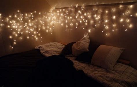 48 Romantic Bedroom Lighting Ideas - DigsDigs