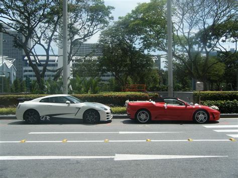 Nissan Skyline Vs Ferrari