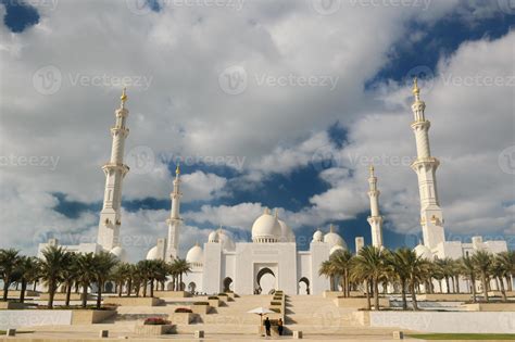 sheikh zayed mosque 11254938 Stock Photo at Vecteezy