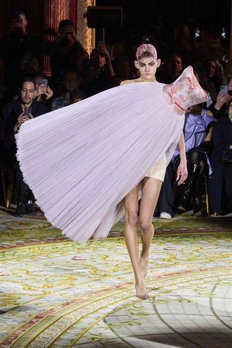 Viktor Rolf Spring 2023 Proves There Are Many Ways To Wear A Ballgown