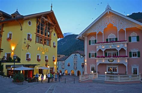 Тироль | House styles, Mansions, House