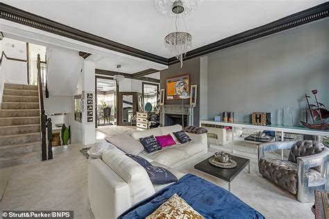 Sex Pistols Lead Singer Johnny Rotten S London Home Where He Lived At The Height Of His Fame In