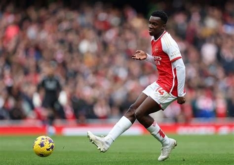 Nketiah ra quyết định cho Arsenal