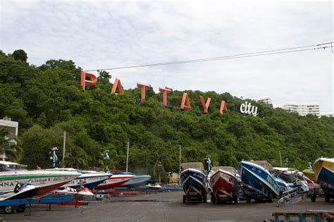 Pattaya Sign Pattaya City Thailand Stock Photo - Download Image Now - Bay of Water, Beach, Built ...