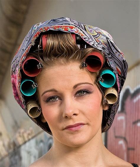 Foulard Sur Une Mise En Plis Roller Set Hairstyles Big Hair Rollers