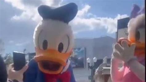 Un Tiktoker Le Gasta Una Cruel Broma Al Pato Donald En Disney Onda