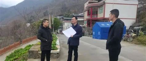 县乡村振兴局在范坝镇检查指导乡村振兴项目规划工作建设卢晓明示范村