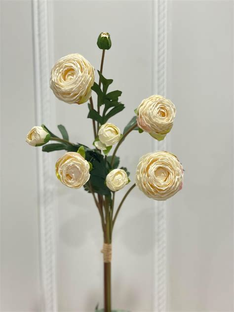 Amazon.com: Artificial Ranunculus Stems in Variety of Colors - Real