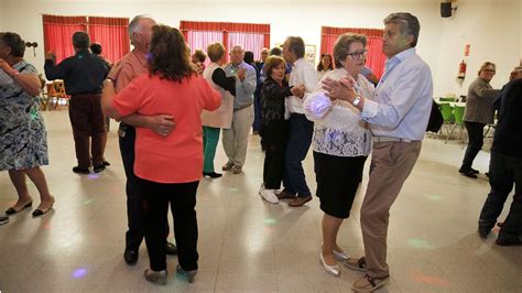 Los domingos por la tarde se impone el baile y más si es agarrado