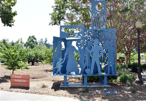 Maple Tree Inn on Twitter: "Artwork at the orchard near Sunnyvale ...