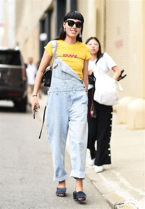 Leave One Side Of Your Denim Overalls Hanging Open Comfortable Summer Outfits Simple Summer