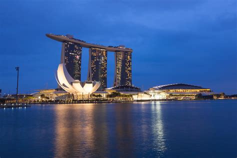 Singapore waterfront at night 1964368 Stock Photo at Vecteezy