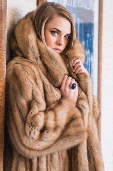 Girls In Furs Luxury Girls In Furs Check It Out Follow Me On Pinterest Girls Fur Coat