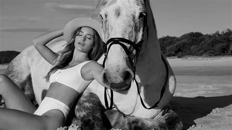 Saskia Jenkins Nude Sexy Pics Video TheFappening