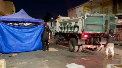 Retiran toldos azules en Barrio Meiggs en operativo de fin de año