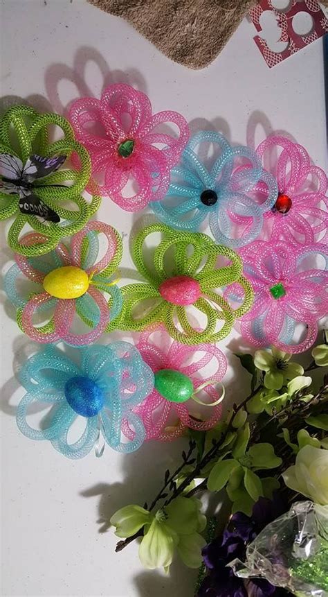 Flowers Using Dt Mesh Tubing Mesh Tubing Wreath Mesh Ribbon Wreaths