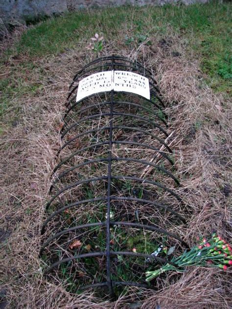 St Edmunds Church Barred Grave C Evelyn Simak Unusual Headstones